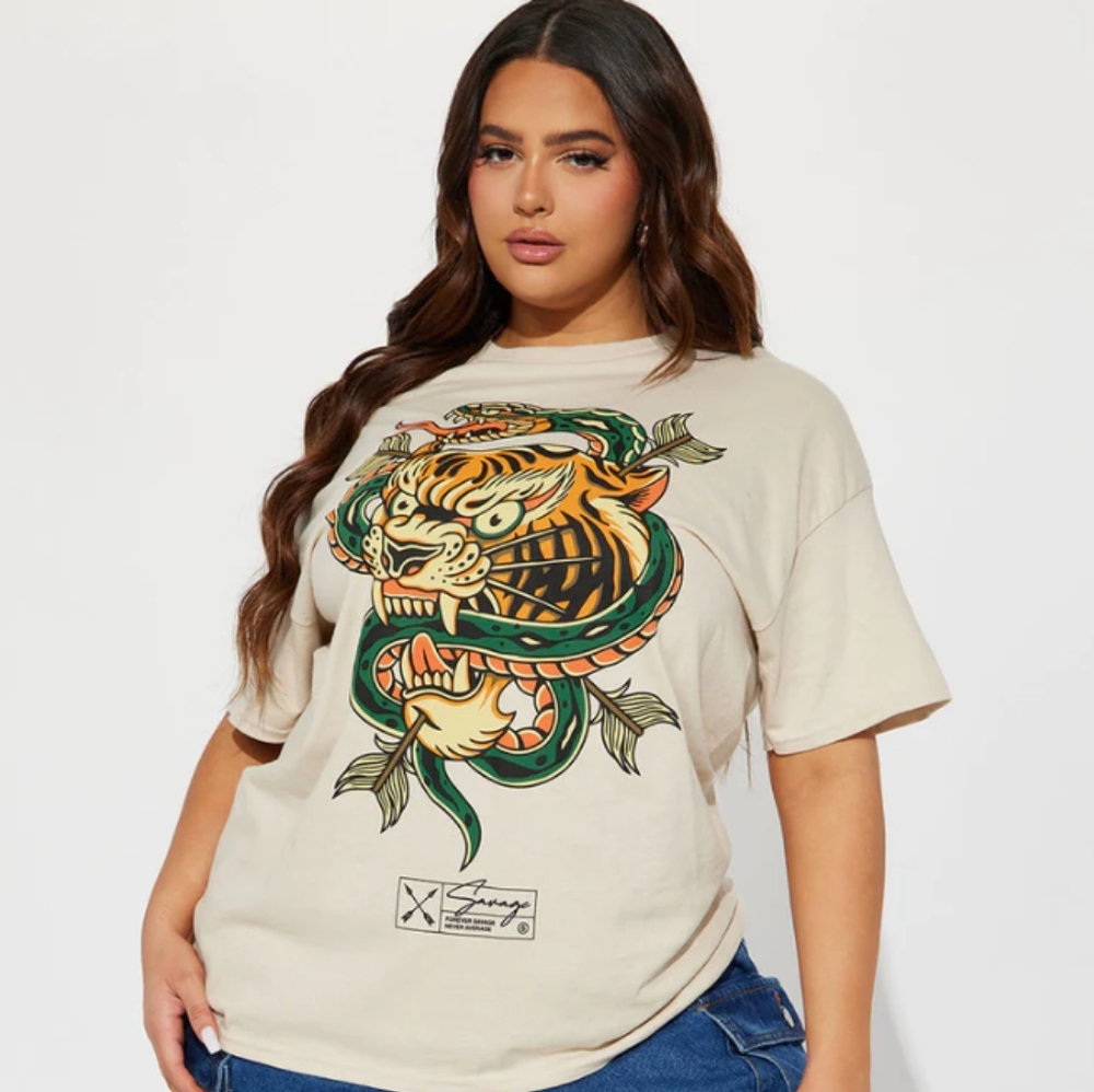 Women's M Savage Graphic T-Shirt